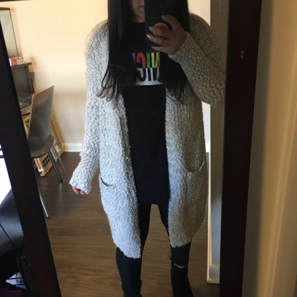 Cardigan sweater